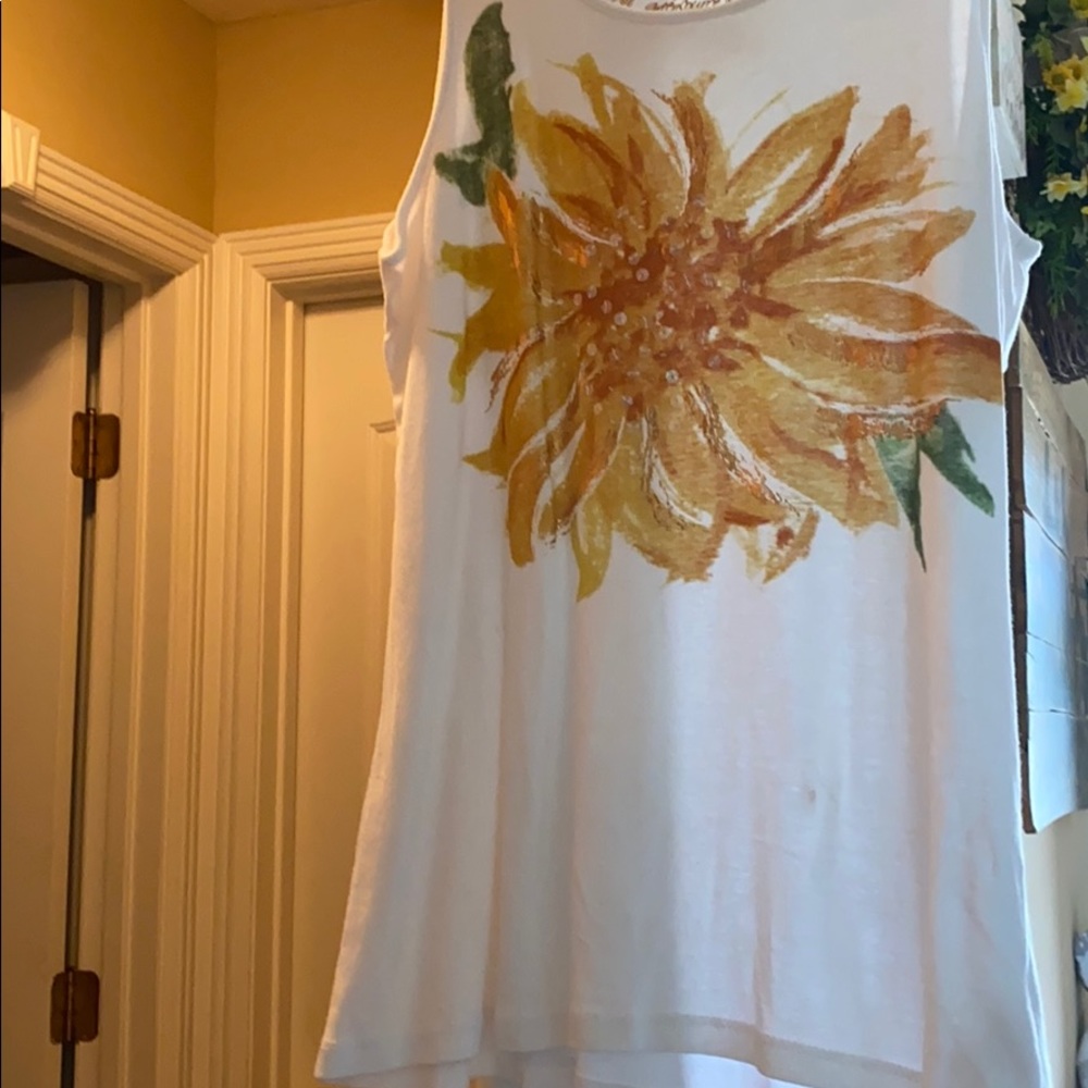 Top - Picture 2 of 4